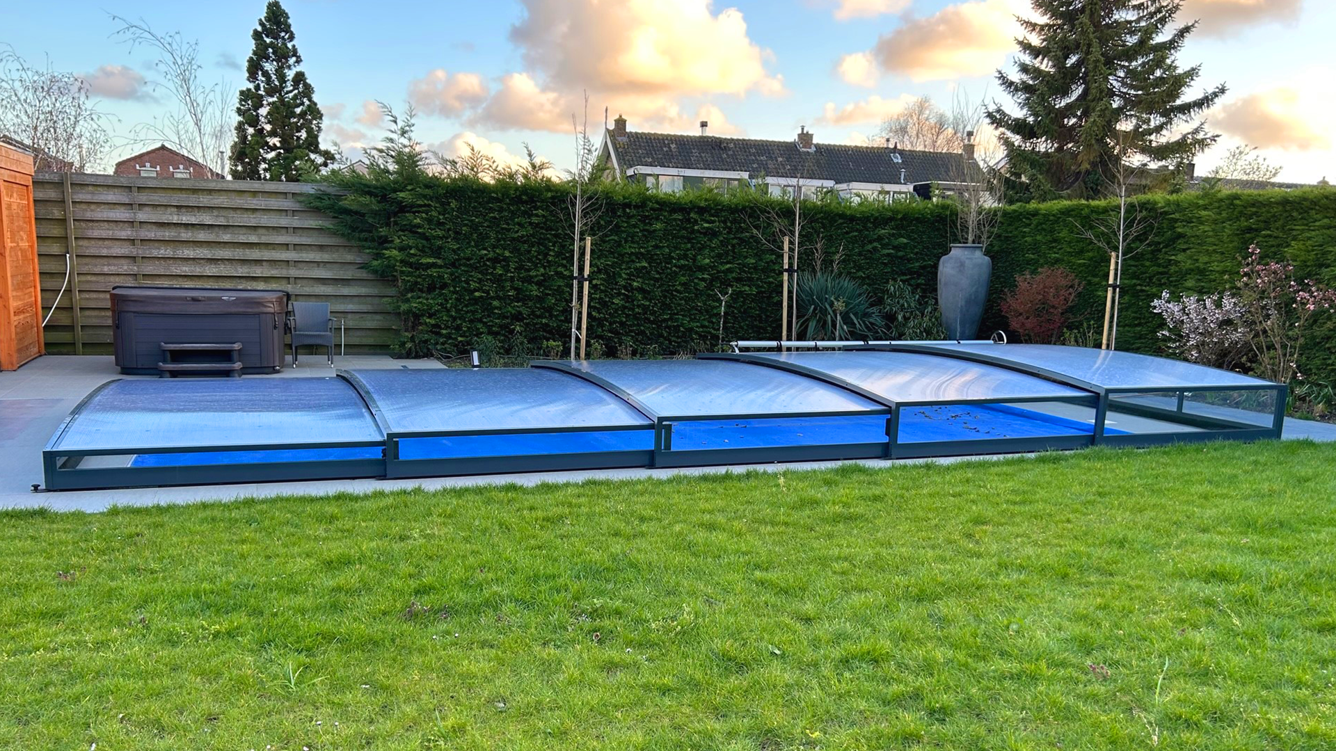 Abris de piscine ultra bas et plats - CoverAbri - Abris en kit
