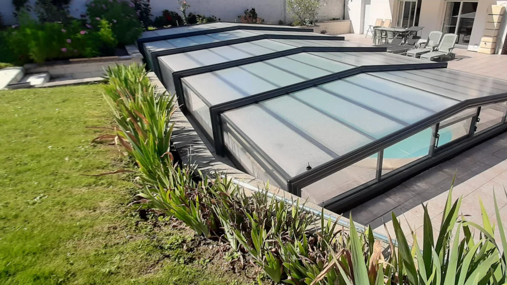 Abri bas Petra - Coverabri - Abris de piscine en kit Abri bas Petra - Coverabri - Abris de piscine en kit