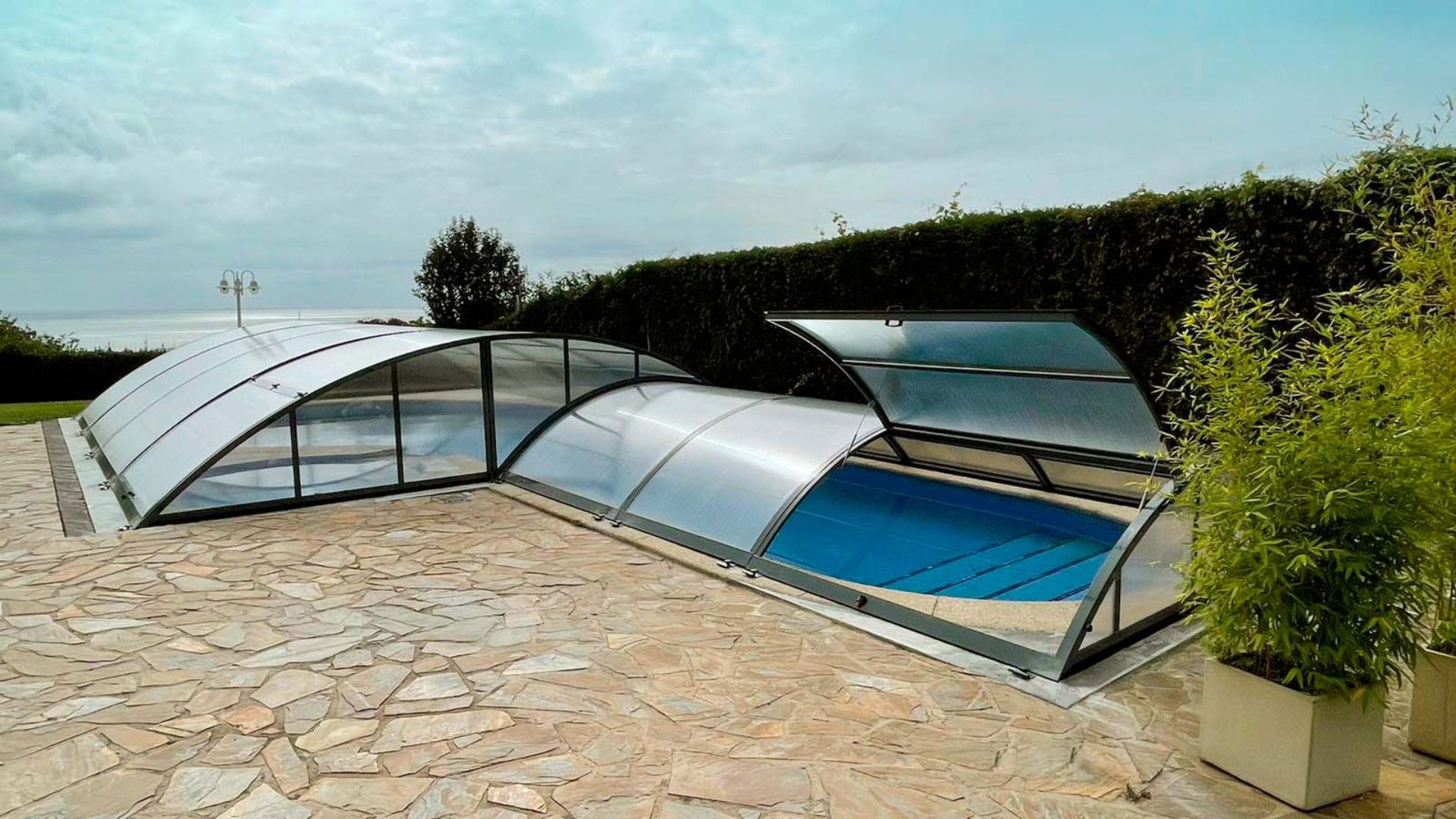 Abri de piscine bas et relevable Lanzarote-CoverAbri-Abris de piscine en kit