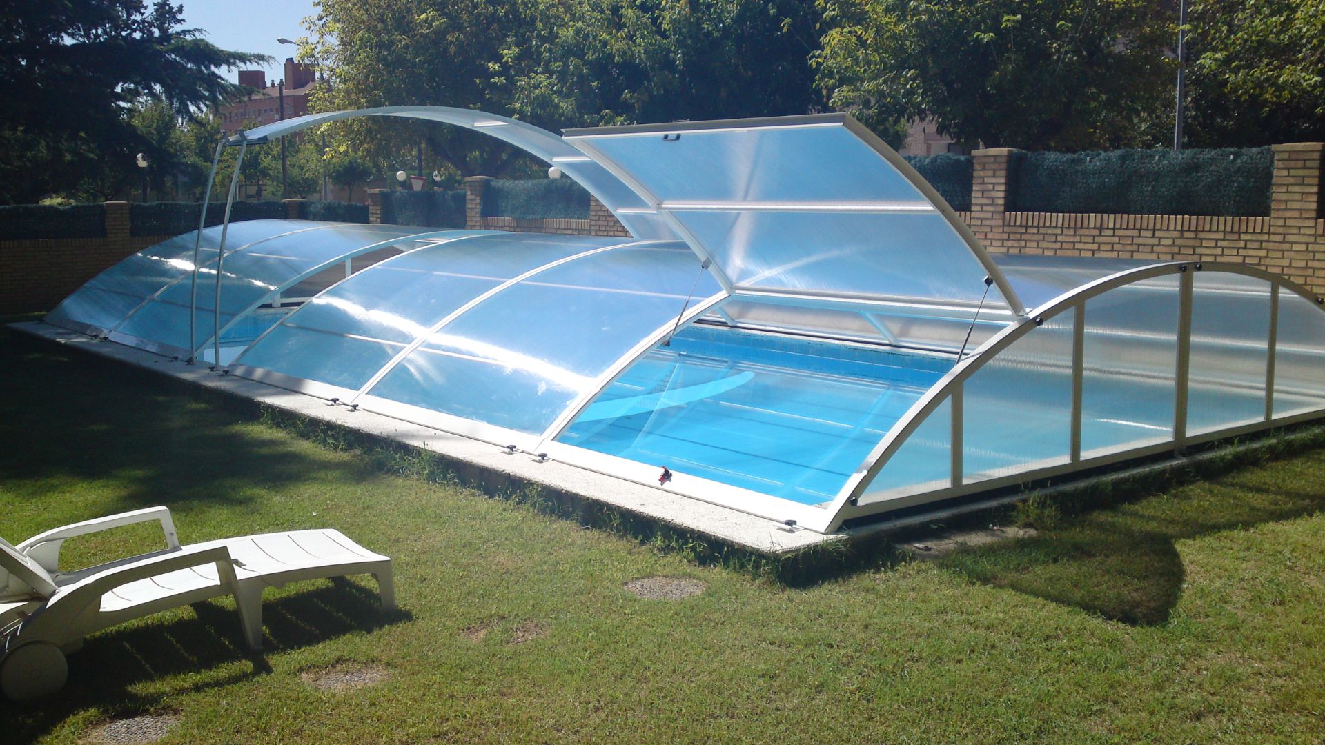 Abri de piscine bas et relevable Lanzarote-CoverAbri-Abris de piscine en kit